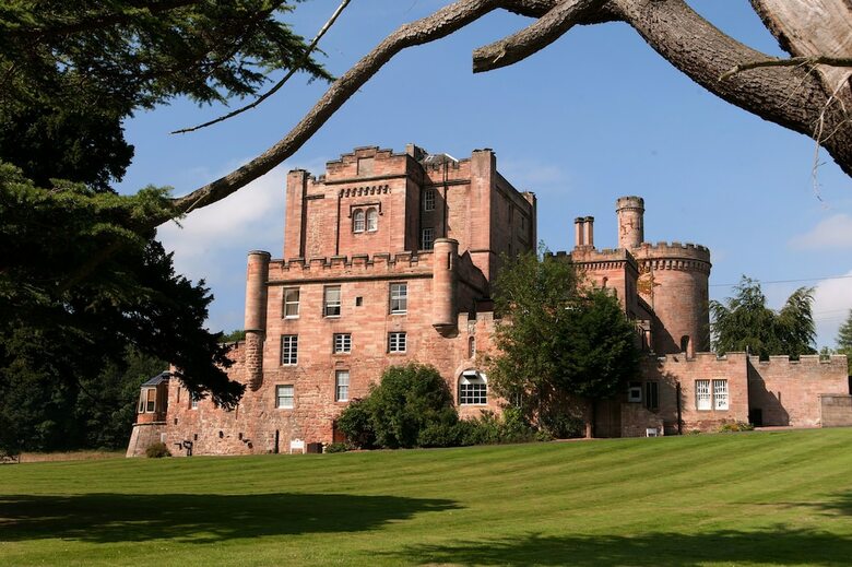 Hotel Dalhousie Castle