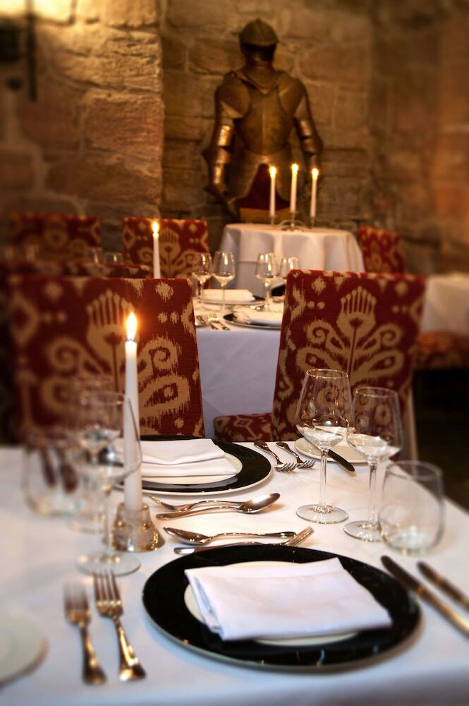 Hotel Dalhousie Castle