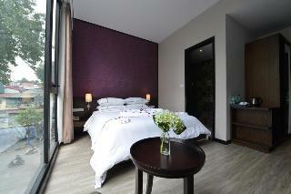 Hanoi Emerald Waters Hotel Trendy