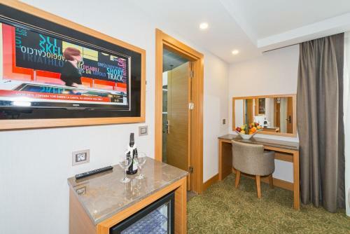 Apartamentos Bisetun Hotel