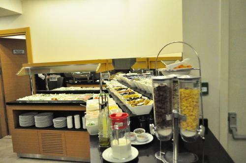 Apartamentos Bisetun Hotel