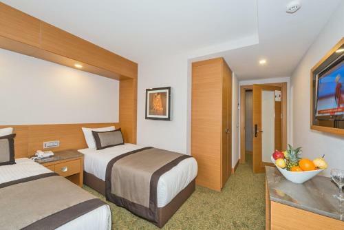 Apartamentos Bisetun Hotel