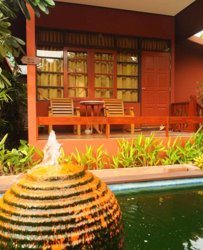 Hotel Ruenkanok Thaihouse Resort