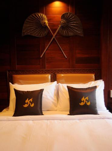 Hotel Ruenkanok Thaihouse Resort