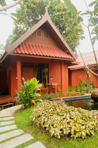 Hotel Ruenkanok Thaihouse Resort