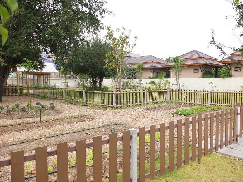 Hostal Zea Za Garden