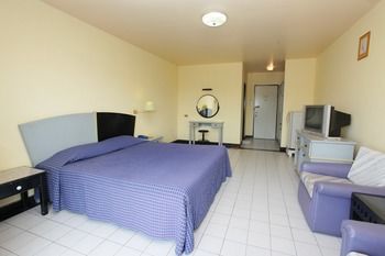 Pin Hotel