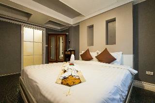 Hotel The Train Resort And Spa