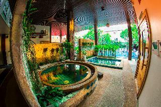 Hotel The Train Resort And Spa