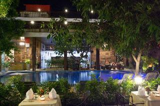Hotel The Train Resort And Spa