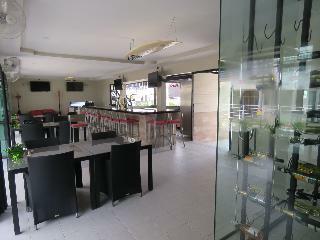 Hotel Surf & Sand Resort