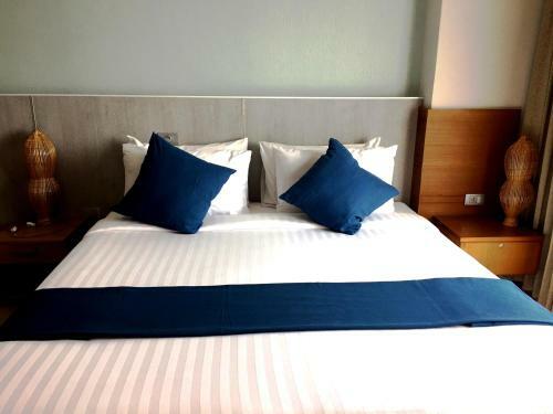 Crystal Jade Hotel And Service Apartment
