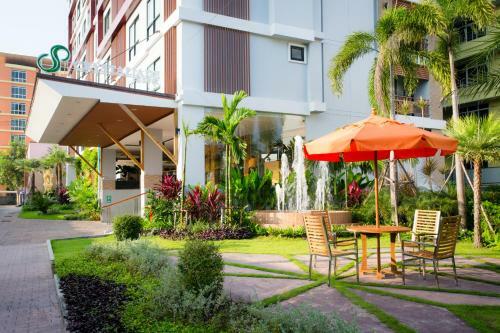 Crystal Jade Hotel And Service Apartment