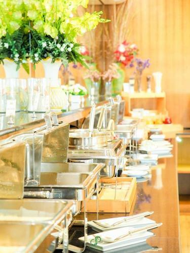 Crystal Jade Hotel And Service Apartment
