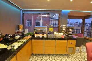 Retropera Hotel