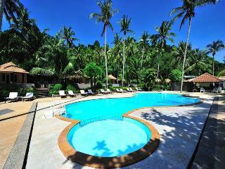 Hotel Koh Ngai Resort