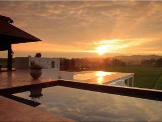 Hotel Manee Dheva Resort & Spa