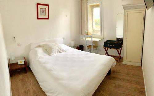 Hotel Logis Auberge Cigaloise