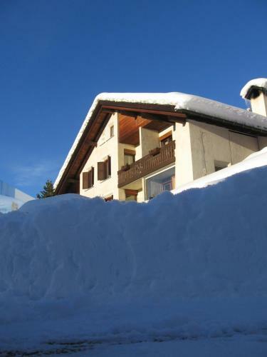 Hostal Hotel Pension S�som Surlej