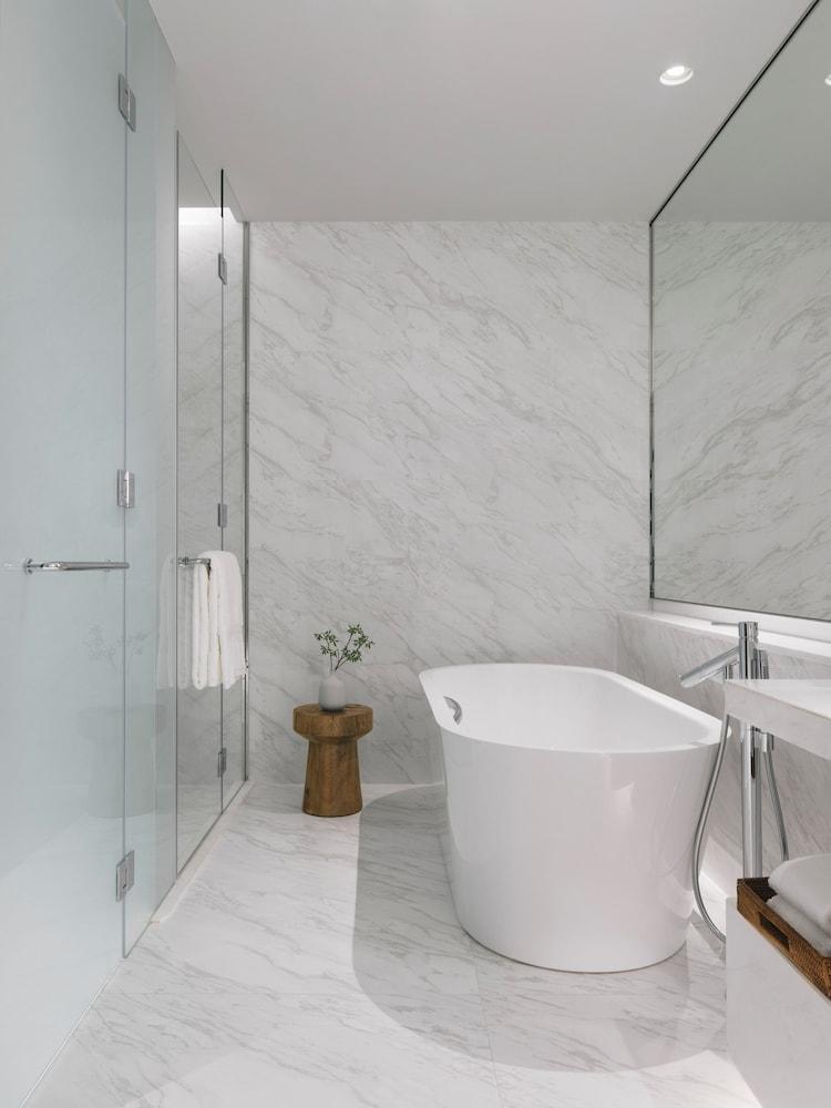 Kimpton Maa-lai Hotel Bangkok