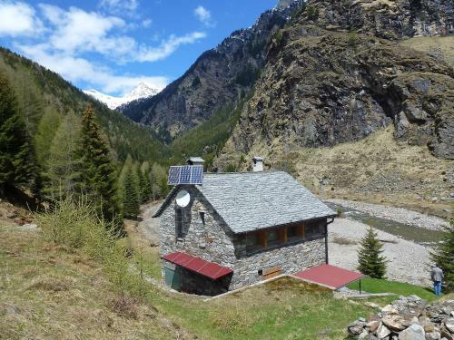 Holiday Home Rustico Dara Cotta Malvaglia
