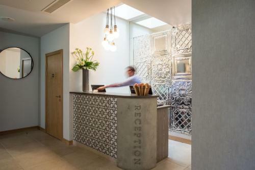 The Z Hotel City