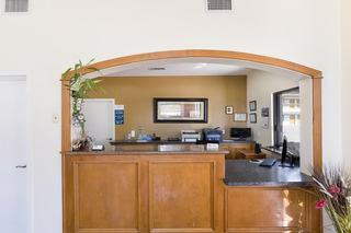 Hotel Rodeway Inn & Suites