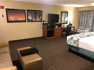 Surestay Plus Hotel By Bw Houston Energy Corridor