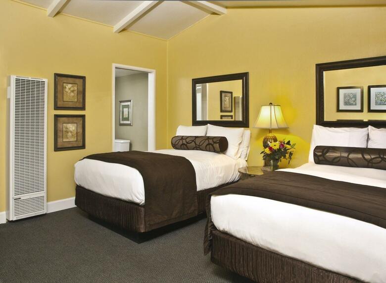 Hotel Sea Breeze Inn & Logde