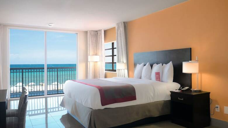Hotel Ramada Plaza Marco Polo Beach Resort