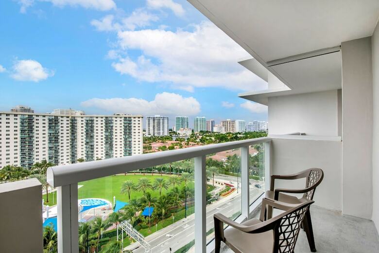 Hotel Ramada Plaza Marco Polo Beach Resort