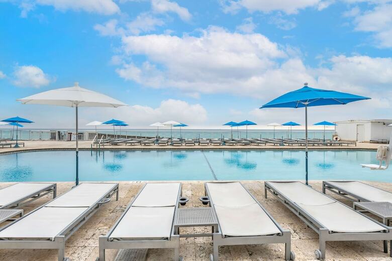 Hotel Ramada Plaza Marco Polo Beach Resort