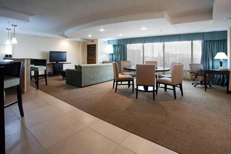 Hotel Ramada Plaza Marco Polo Beach Resort