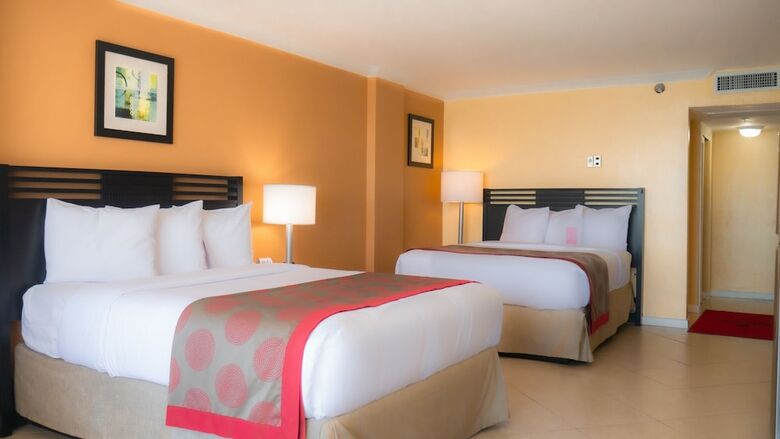 Hotel Ramada Plaza Marco Polo Beach Resort