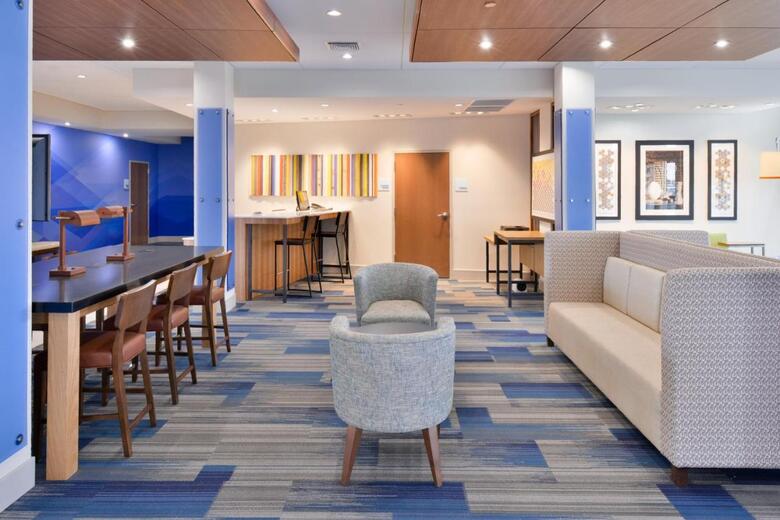 Hotel Holiday Inn Express And Suites Madison