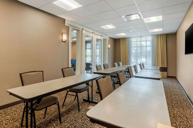 Hotel Comfort Inn Suites