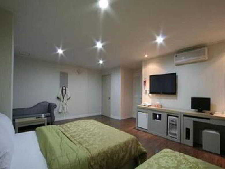 Incheon Airport Yeong Jong Bridge Hotel