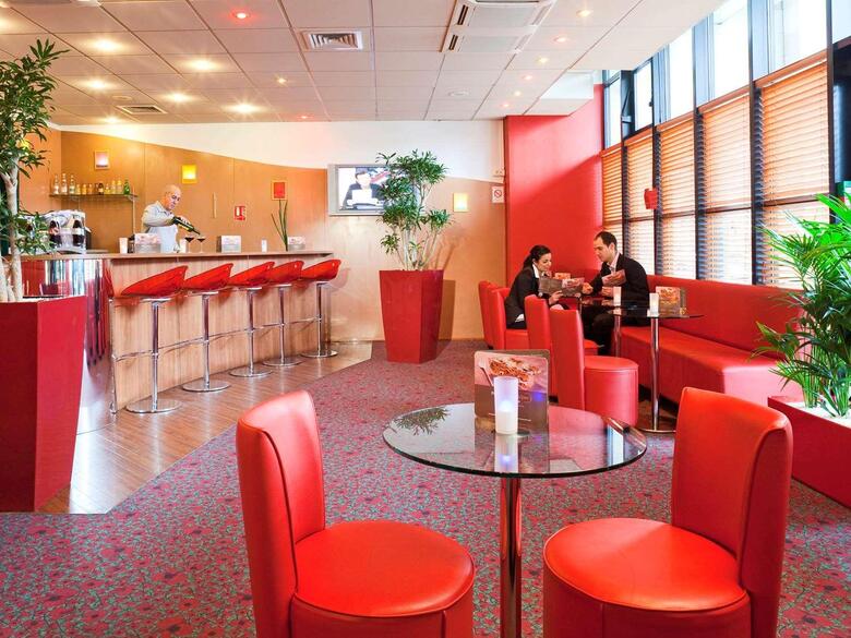 Hotel Ibis Paris Pantin Eglise