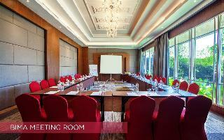 Hotel Ramada Suites By Wyndham Solo