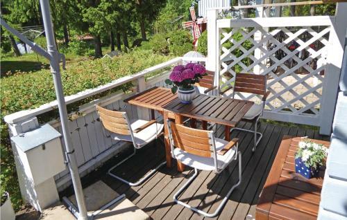 Holiday Home V�stra Myrsk�ren B�lsta
