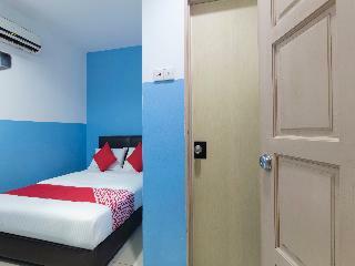 Oyo 44072 Mines Cempaka Hotel