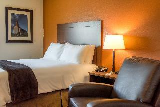 My Place Hotel - Marquette, Mi