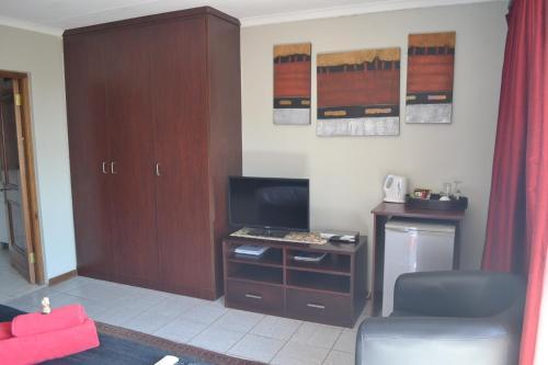 Hostal Edelweiss Corporate Guest House