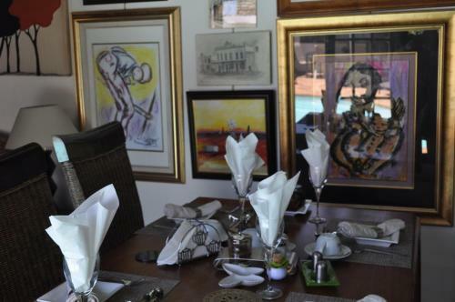 Hostal Pelican Place Guest Cottages