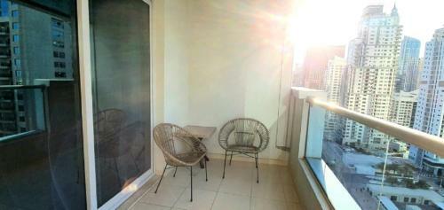 2 Bedroom Apartment In Marina Diamond 4