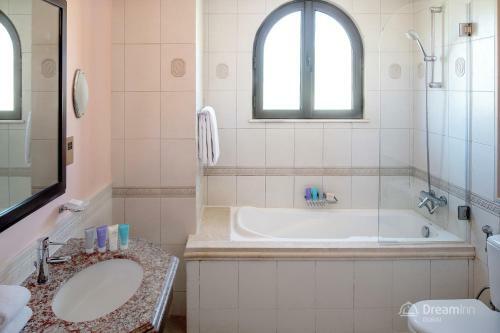 Dream Inn - Los Palma's Beachfront Villa