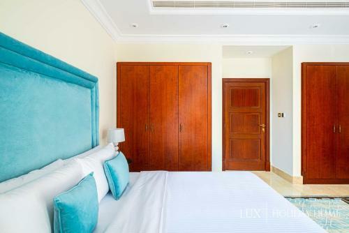 Villa Lux - The Dubai Paradise Palace