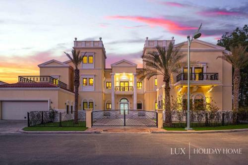 Villa Lux - The Dubai Paradise Palace