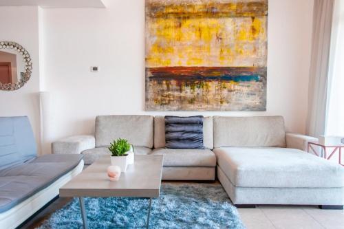 Apartamento Beachfront 1bd Sea View With Riva Beach Access