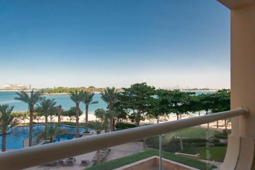 Apartamento Beachfront 1bd Sea View With Riva Beach Access